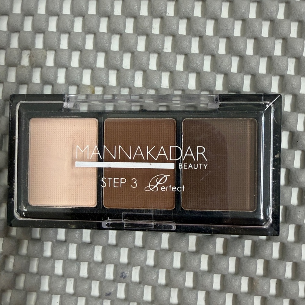 Makeup Bundle - Picture 9 of 16